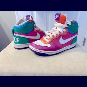 Women’s 8.5 Nike dunks